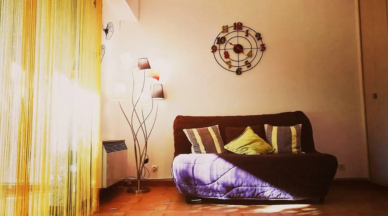charmant studio Cassis 0*,