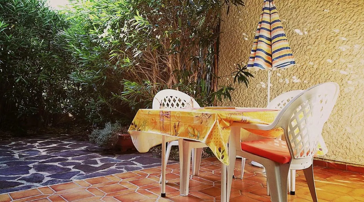 Charmant Studio Cassis