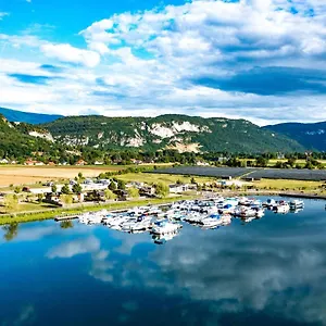 Les De La Viarhôna / Cabane-spa , Virignin France